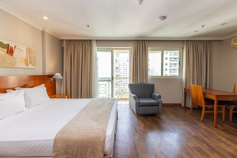 Barra Premium flat c/ serviços e piscina