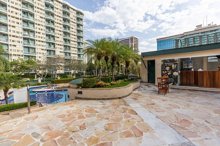 Barra Premium flat c/ serviços e piscina