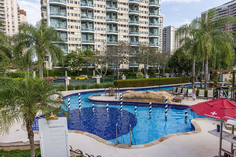 Barra Premium flat c/ serviços e piscina