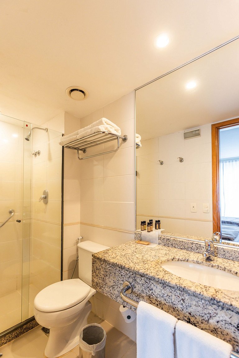 Barra Premium flat c/ serviços e piscina