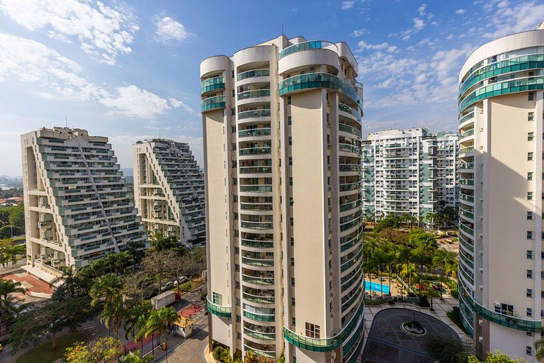 Barra Premium flat c/ serviços e piscina