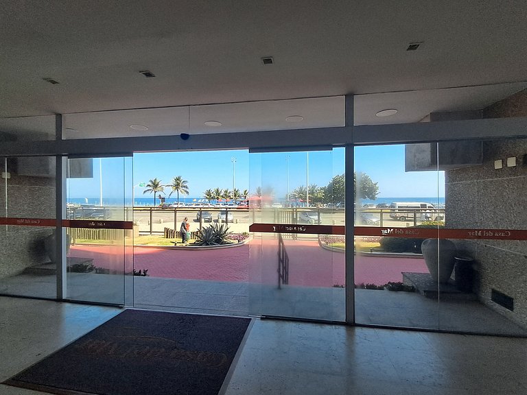 CasaDelMar flat com serviços de frente para praia!