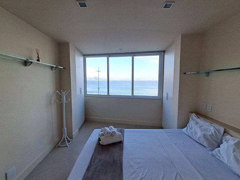 Vista Panorâmica de Copacabana, estúdio reformado!