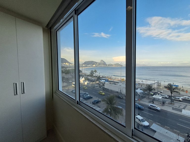 Vista Panorâmica de Copacabana, estúdio reformado!