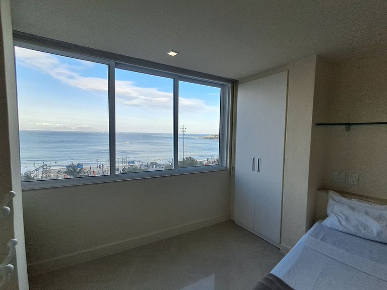 Vista Panorâmica de Copacabana, estúdio reformado!