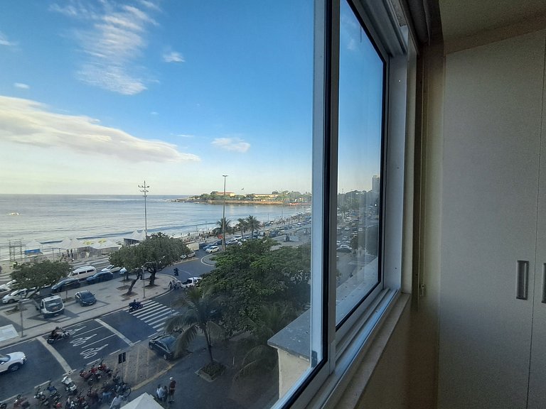 Vista Panorâmica de Copacabana, estúdio reformado!