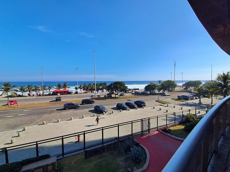 CasaDelMar flat com serviços de frente para praia!