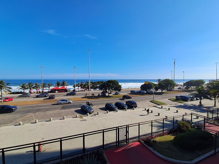 CasaDelMar flat com serviços de frente para praia!
